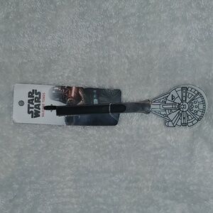 DISNEY Star Wars Silicone Tongs Millenium Falcon